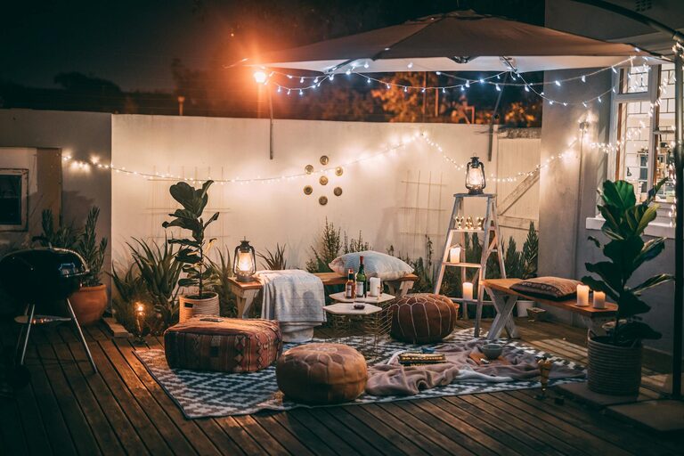 Tips for Creating a Cozy and Inviting Outdoor Living Space